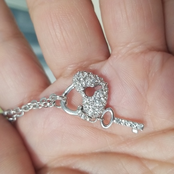 Authentic Swarovski Puffy Sweetheart Lock N Key Silver Tone Necklace - Picture 4 of 12